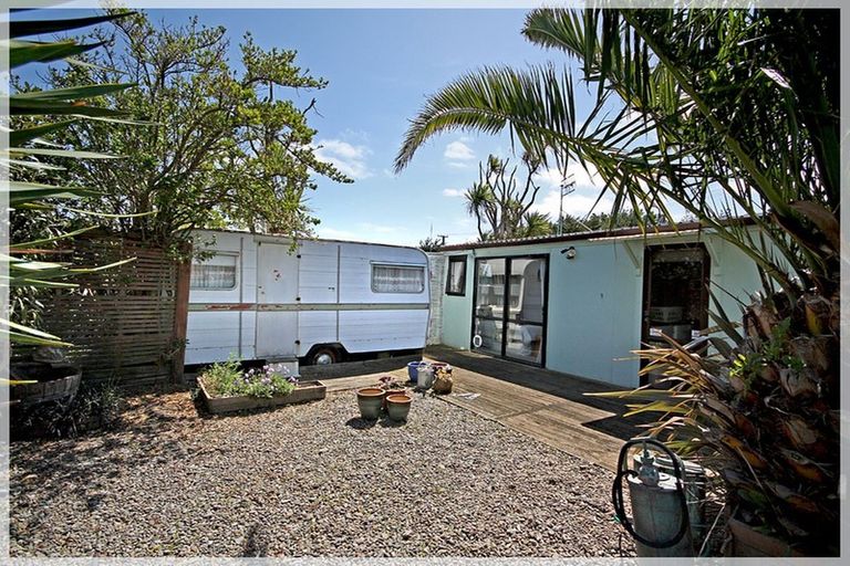 Photo of property in 4 Holben Parade, Foxton Beach, Foxton, 4815