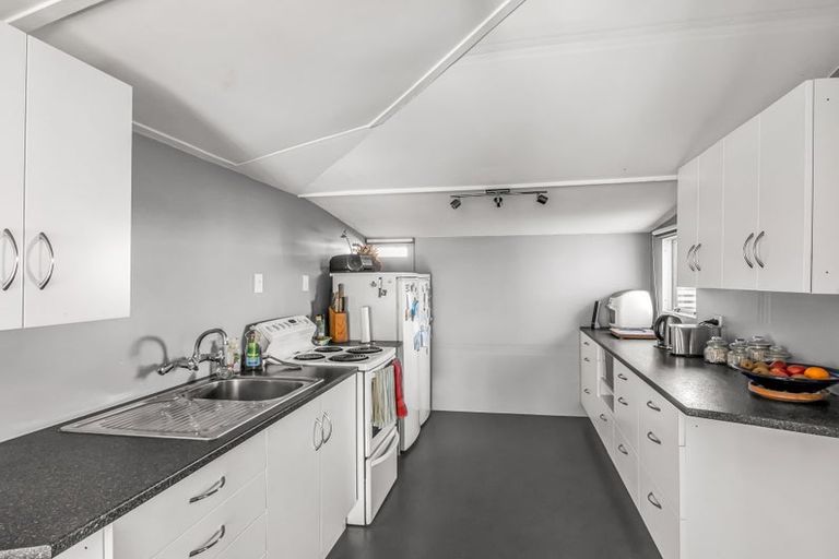 Photo of property in 18 Shelswell Street, Westport, 7825