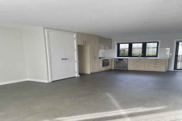 Photo of property in 2/60 Broderick Road, Johnsonville, Wellington, 6037