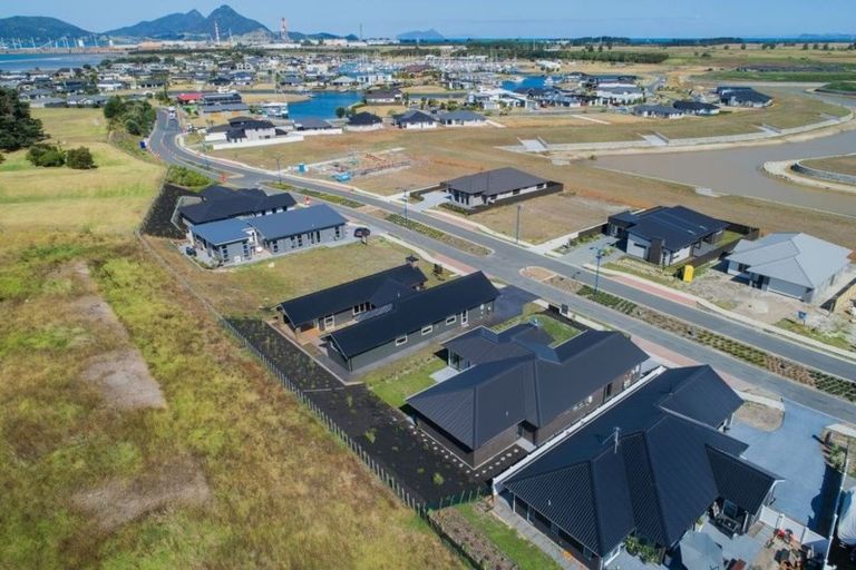 Photo of property in 62 Stace Hopper Drive, One Tree Point, 0118