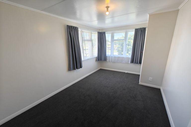 Photo of property in 12 Douglas Crescent, Fairfield, Hamilton, 3214