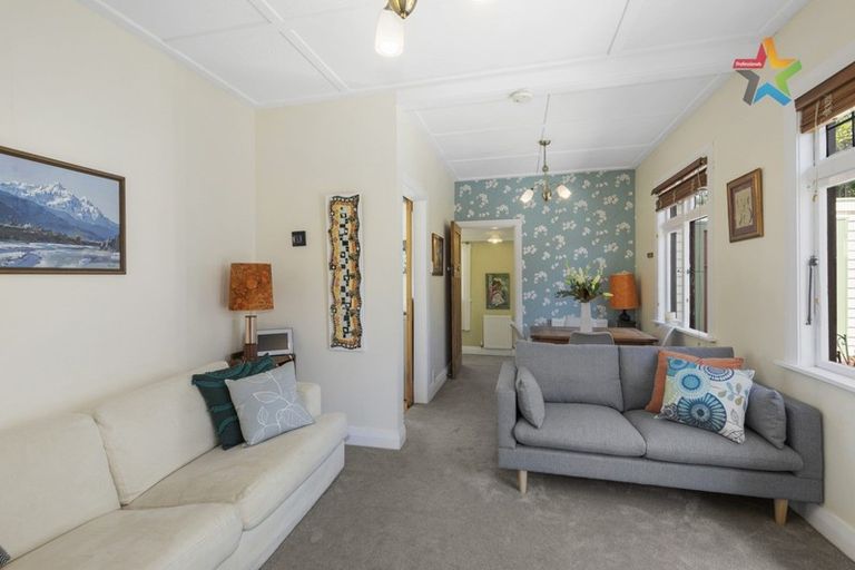 Photo of property in 17 Pirie Crescent, Moera, Lower Hutt, 5010