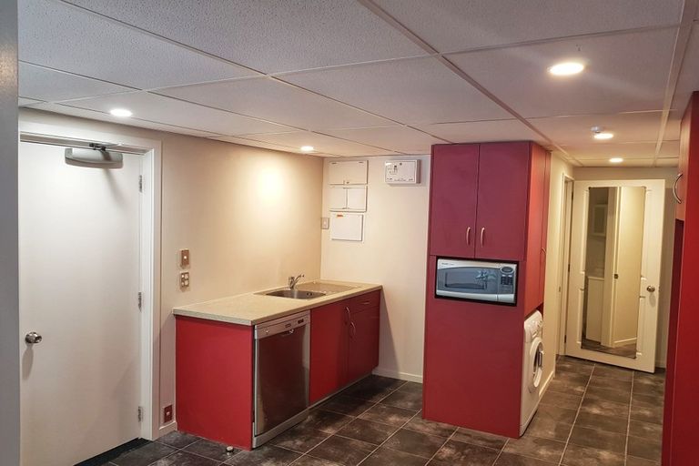 Photo of property in 282 Kilmore Street, Christchurch Central, Christchurch, 8011