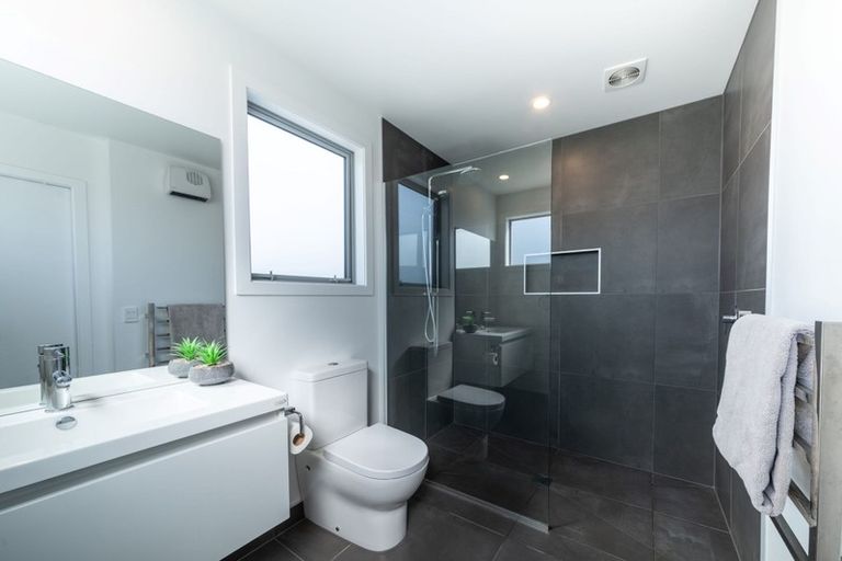 Photo of property in 16 Regent Street, Lower Shotover, Queenstown, 9304