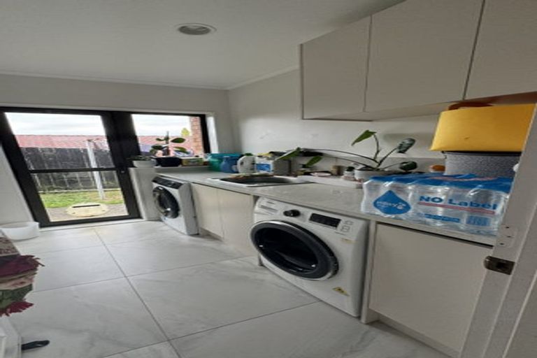 Photo of property in 14b Lesa Annis Place, Henderson, Auckland, 0612