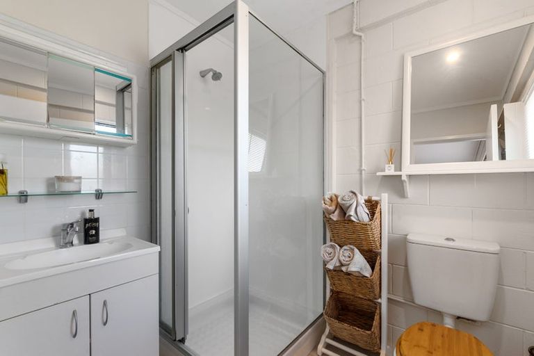 Photo of property in 2/57 Nigel Road, Browns Bay, Auckland, 0630