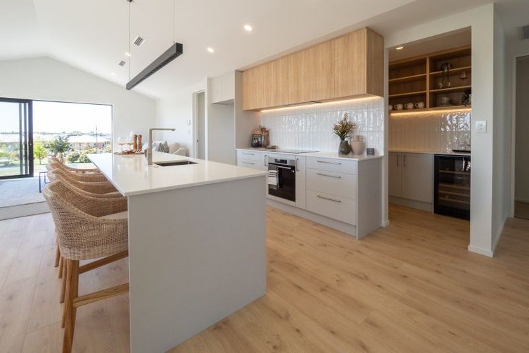 Photo of property in 14 Village Green Drive, Huntingdon, 7774