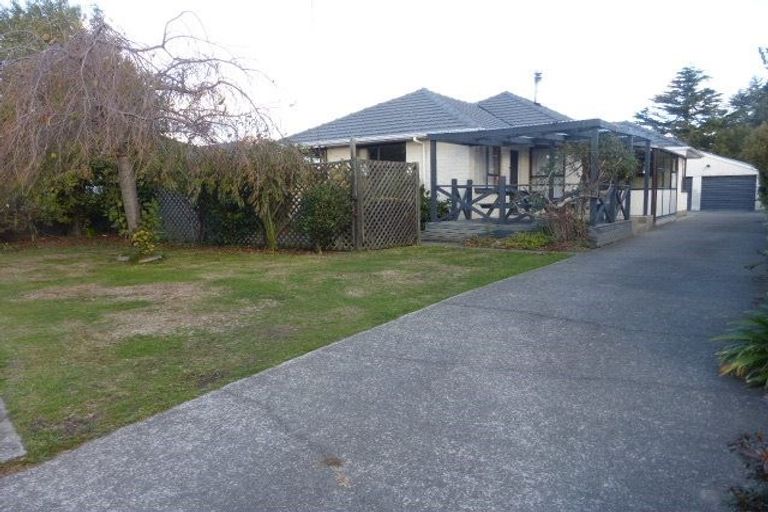 Photo of property in 5 Fairmile Place, Russley, Christchurch, 8042