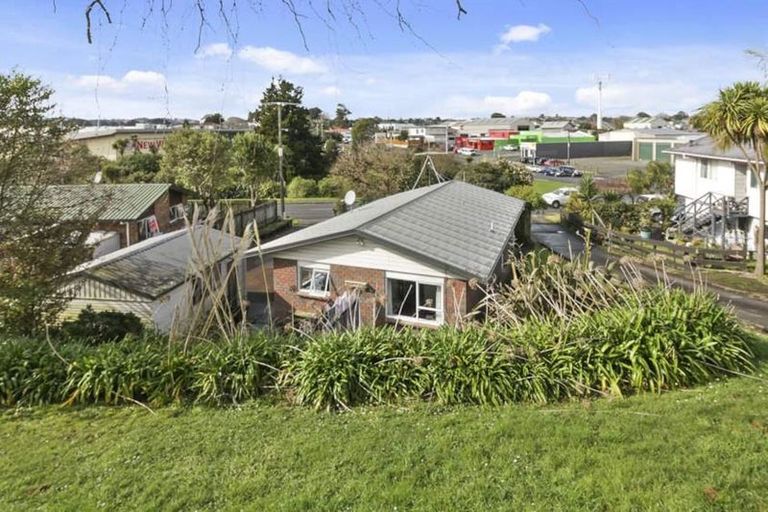 Photo of property in 21 Constable Road, Waiuku, 2123