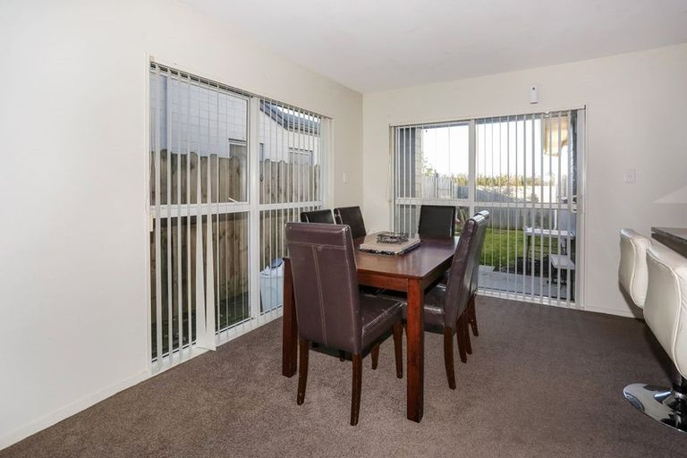 Photo of property in 122 Popokatea Drive, Takanini, 2112