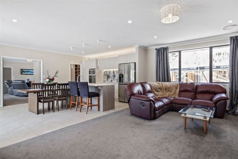 Photo of property in 2d Country Club Lane, Waiuku, 2123