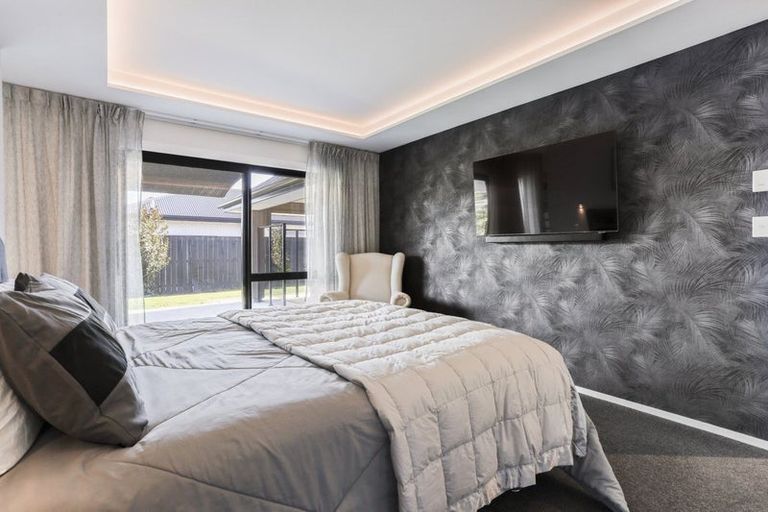 Photo of property in 16 Valour Drive, Rangiora, 7400