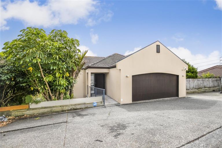 Photo of property in 132 Redoubt Road, Goodwood Heights, Auckland, 2105