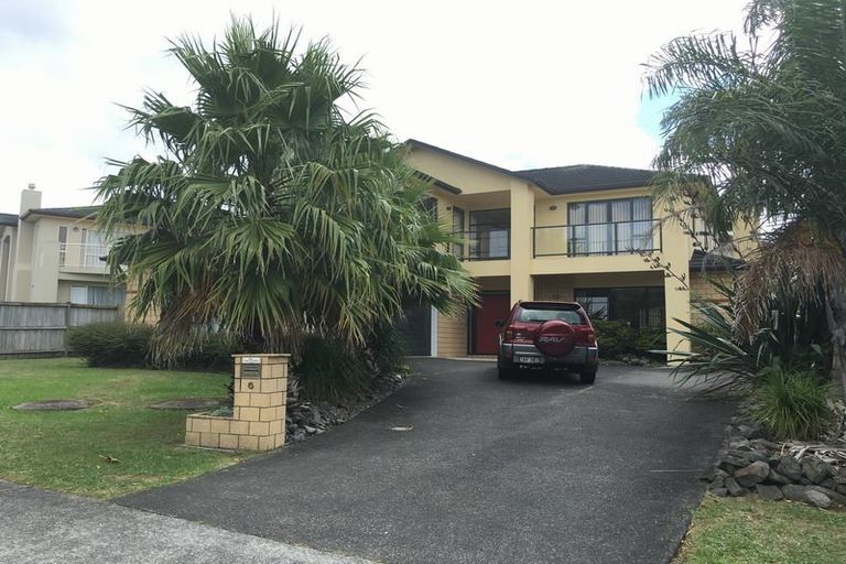 Photo of property in 6 Parkvale Grove, Te Atatu Peninsula, Auckland, 0610
