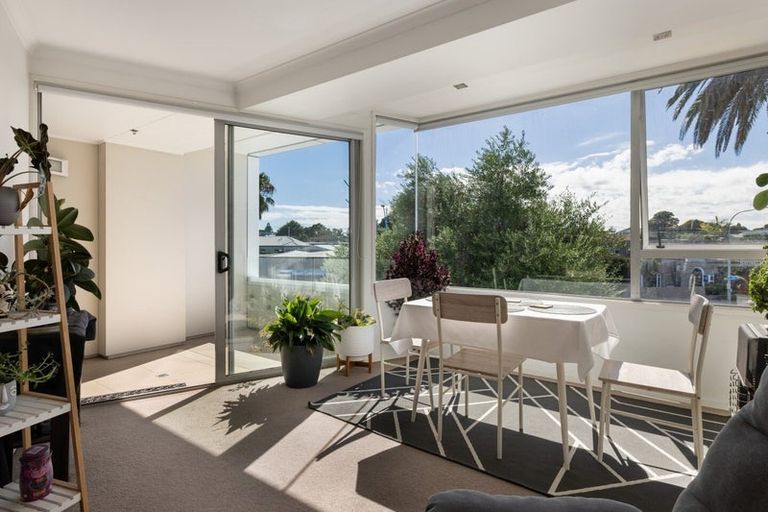 Photo of property in Algarve Apartments, 202/332 Maunganui Road, Mount Maunganui, 3116