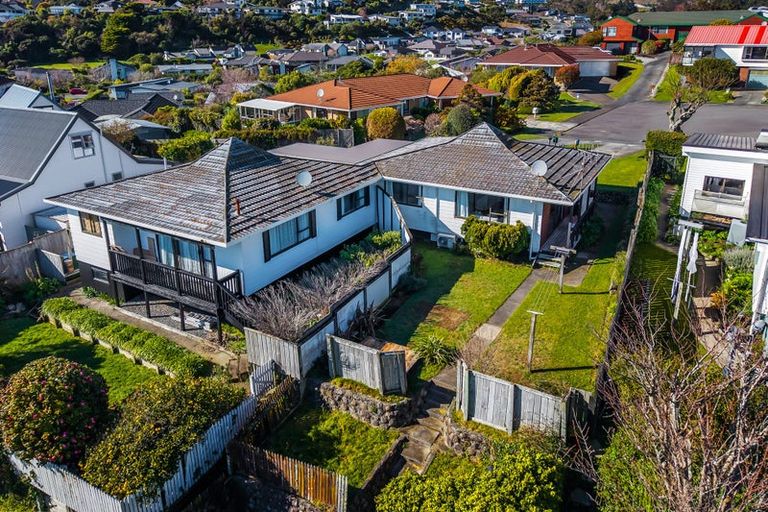 Photo of property in 11a Latitude Close, Whitby, Porirua, 5024