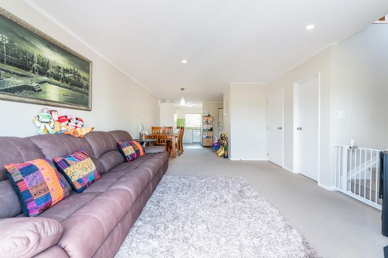 Photo of property in 25 Stephen Avenue, Henderson, Auckland, 0610