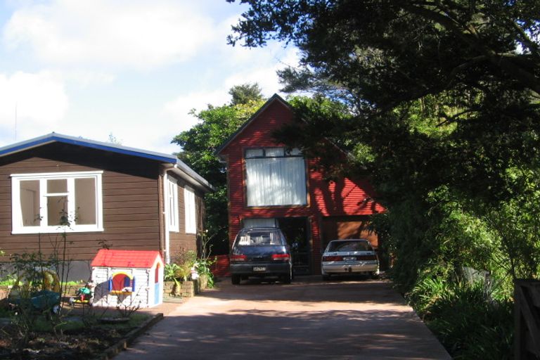 Photo of property in 35 Victory Road, Laingholm, Auckland, 0604