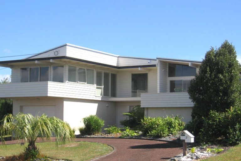 Photo of property in 2 Churchill Road, Murrays Bay, Auckland, 0630