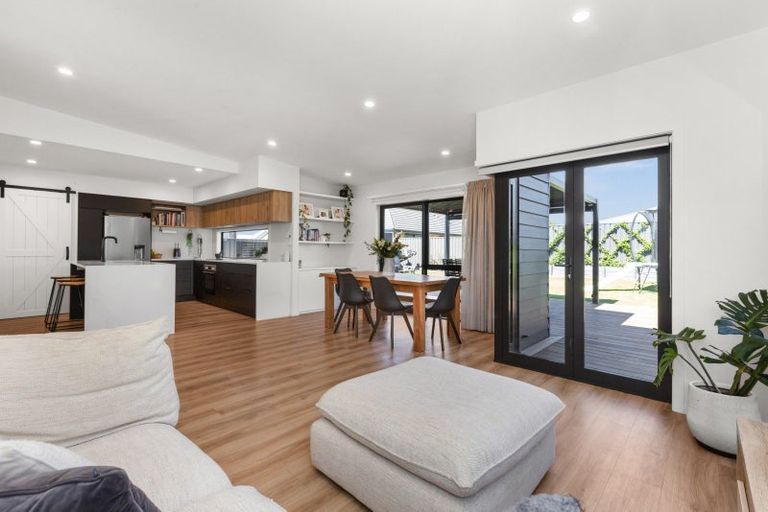 Photo of property in 27 Hikawera Drive, Frimley, Hastings, 4120