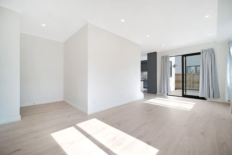 Photo of property in 421a Bucklands Beach Road, Bucklands Beach, Auckland, 2012