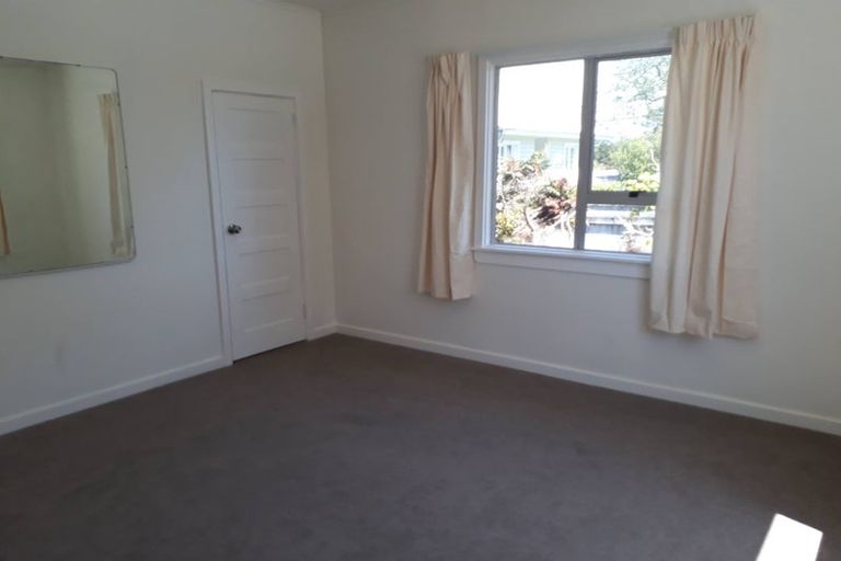 Photo of property in 1 Roto Street, Westown, New Plymouth, 4310