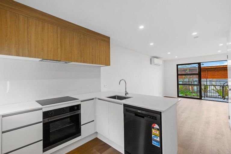 Photo of property in 76 Selo Street, Glen Eden, Auckland, 0602