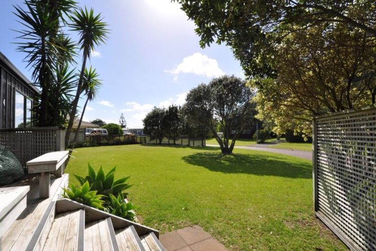 Photo of property in 4 Holland Close, Pauanui, Hikuai, 3579