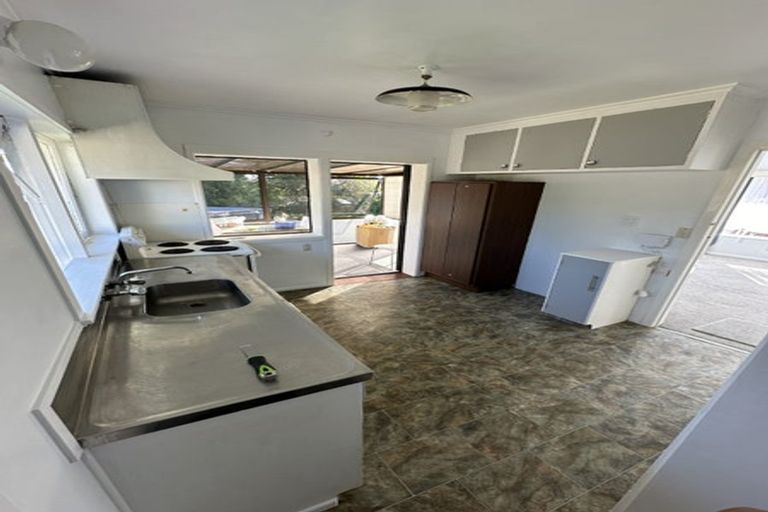 Photo of property in 2/31 Exmouth Road, Northcote, Auckland, 0627