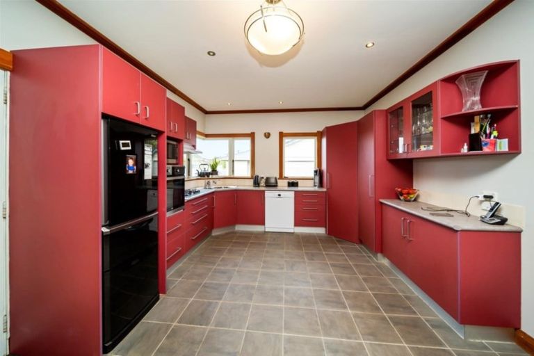 Photo of property in 70 Disraeli Street, Hawera, 4610