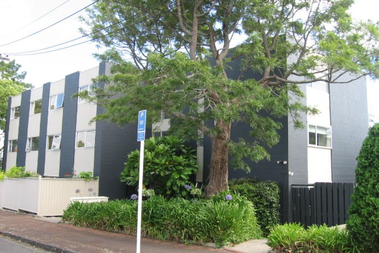 Photo of property in 1l Caroline Street, Saint Marys Bay, Auckland, 1011