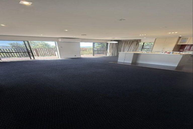 Photo of property in 40 Whangaparaoa Road, Red Beach, 0932