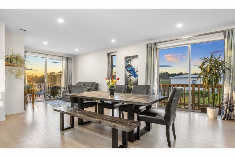 Photo of property in 33 Takurua Terrace, Orewa, 0931