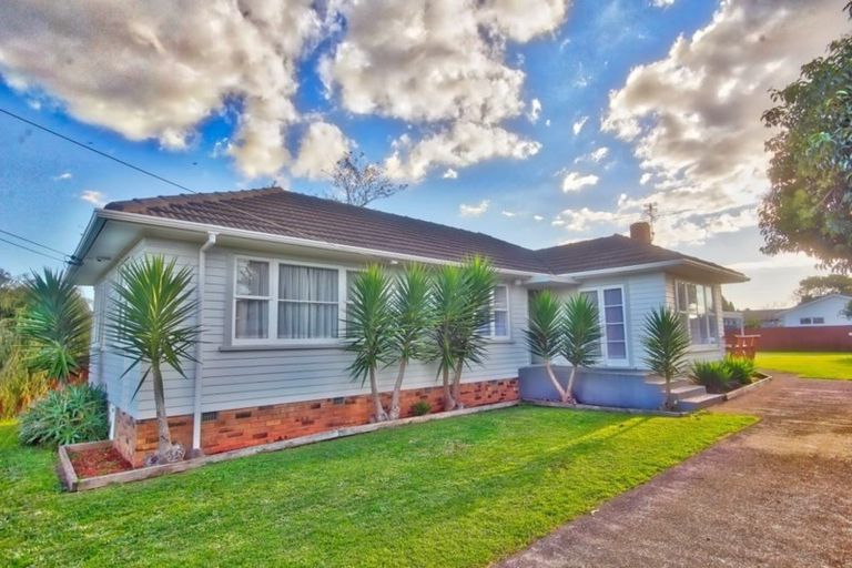 Photo of property in 1 Surrey Street, Manurewa, Auckland, 2102