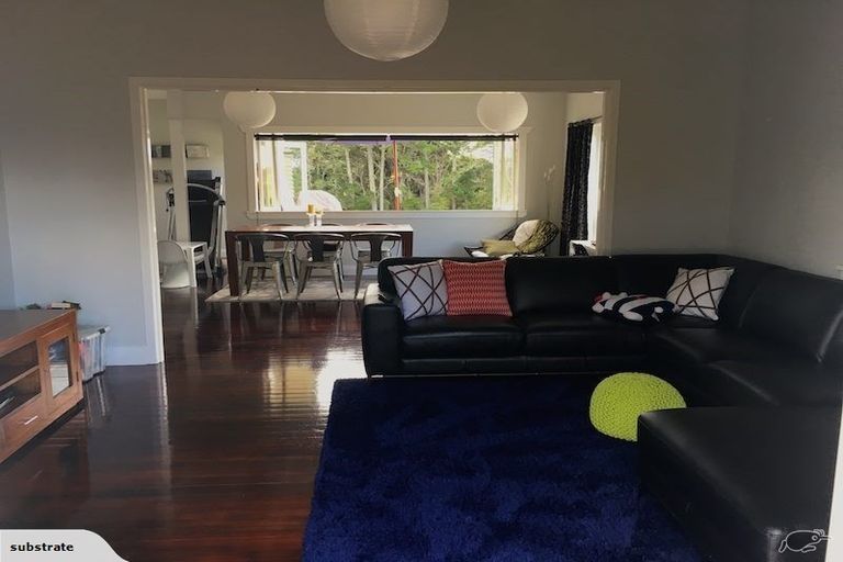 Photo of property in 93a Shaw Road, Oratia, Auckland, 0604