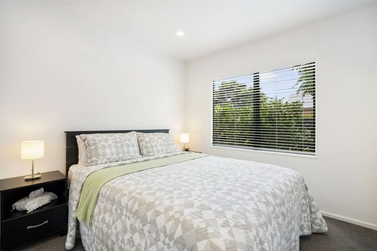 Photo of property in 2/19 Trafalgar Road, Milford, Auckland, 0620