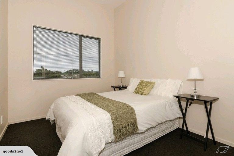 Photo of property in 25/3 Hulme Place, Henderson, Auckland, 0612