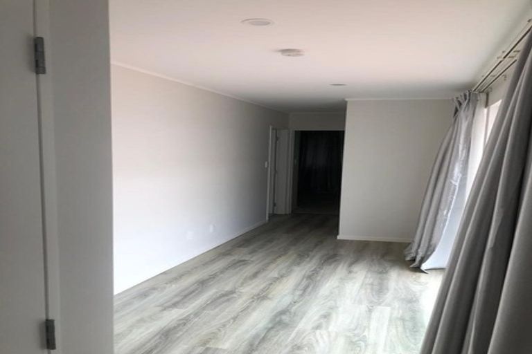 Photo of property in 13 Takahe Avenue, Takanini, 2112