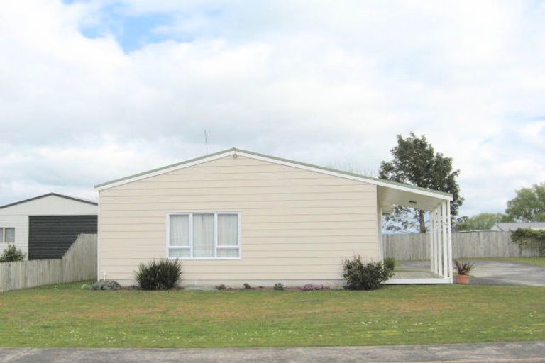 Photo of property in 24 Whitby Avenue, Whitianga, 3510