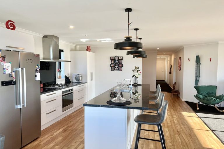 Photo of property in 10 Takutai Terrace, Ruatapu, 7883