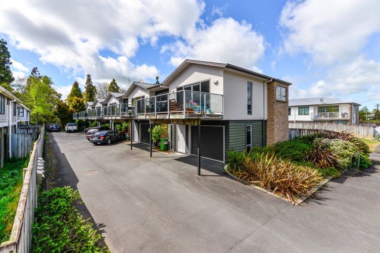 Photo of property in 2/10 Dowding Street, Melville, Hamilton, 3206