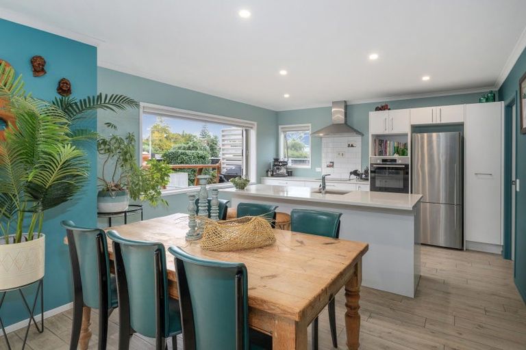 Photo of property in 56 Hahei Beach Road, Hahei, Whitianga, 3591