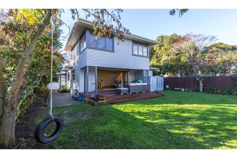 Photo of property in 261 Eastern Terrace, Sydenham, Christchurch, 8023