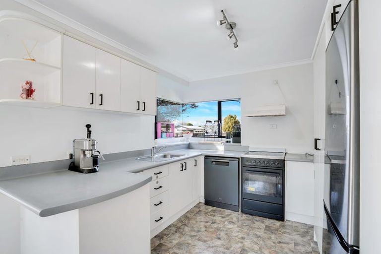 Photo of property in 27 Penney Green, Nawton, Hamilton, 3200