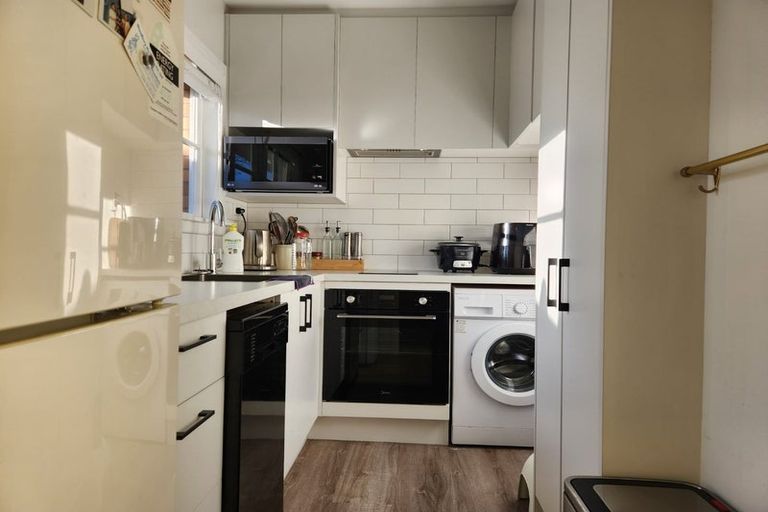 Photo of property in 14 Tomes Road, St Albans, Christchurch, 8052