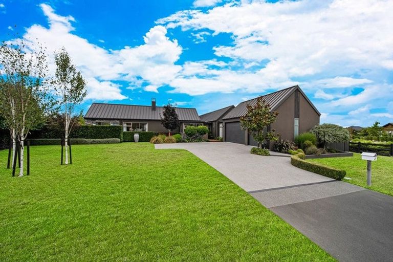 Photo of property in 2 Silver Peaks Drive, West Melton, 7618