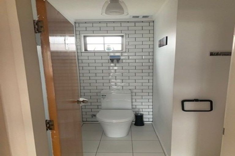 Photo of property in 42 Satara Crescent, Khandallah, Wellington, 6035