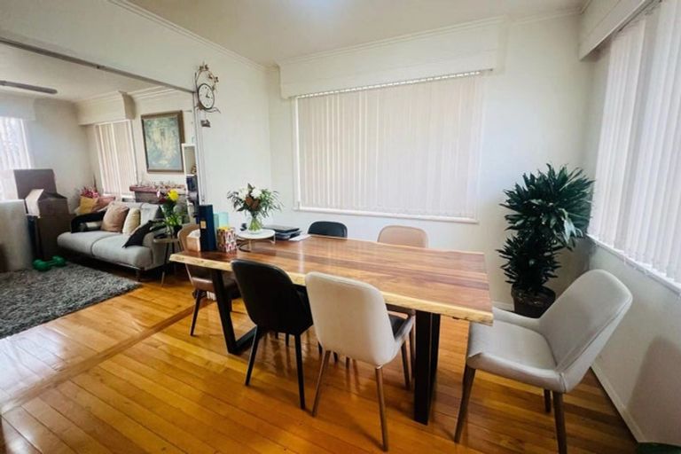 Photo of property in 1/172 Forrest Hill Road, Forrest Hill, Auckland, 0620