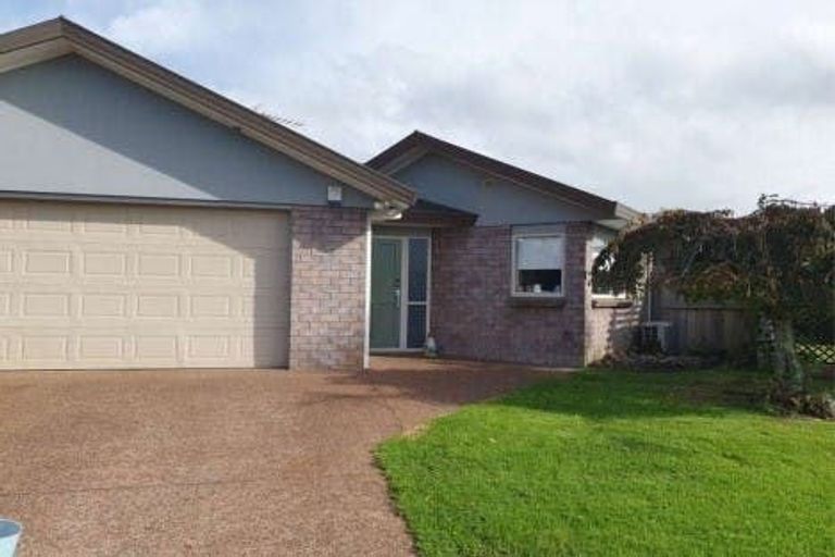 Photo of property in 1 Green Lane, Pukekohe, 2120