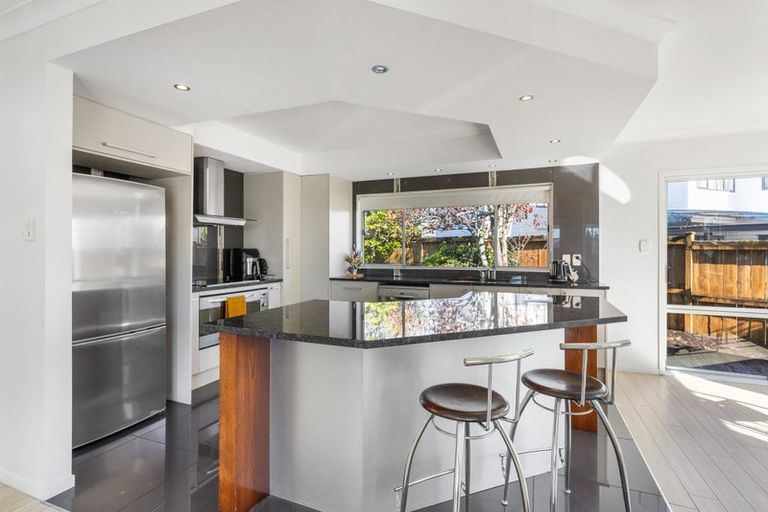 Photo of property in 16 Fielding Crescent, Farm Cove, Auckland, 2012